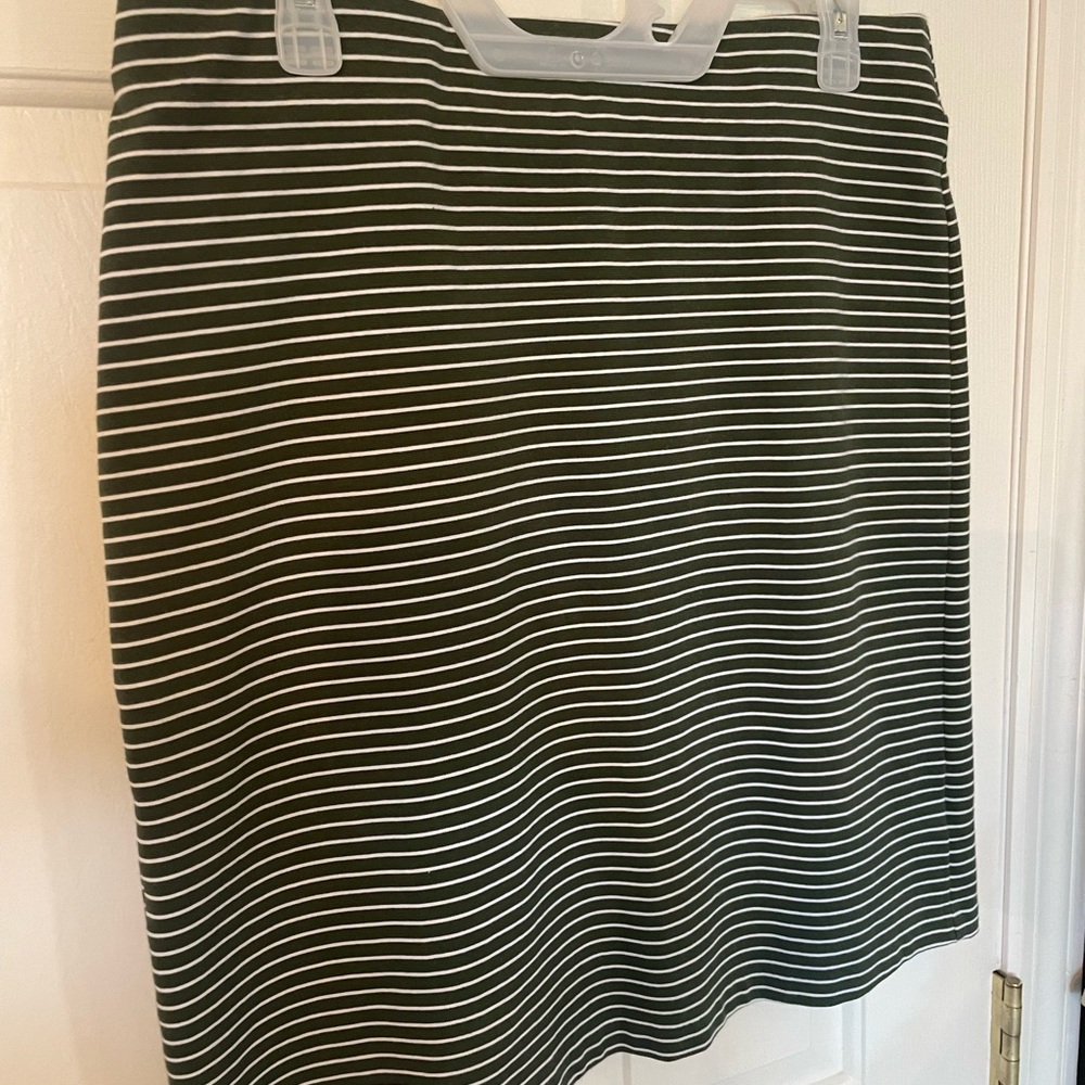 Old Navy Green Stripe Knit Skirt Size M